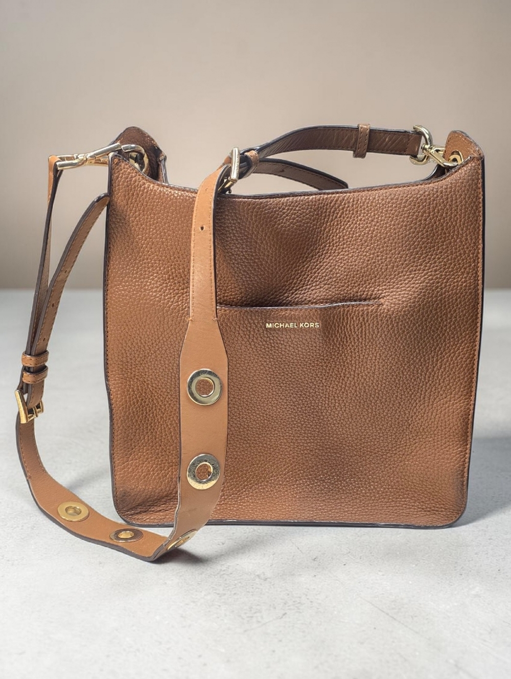 Michael Kors Large Sullivan Messenger Bag in Brown Pebbled Leather Crossbody